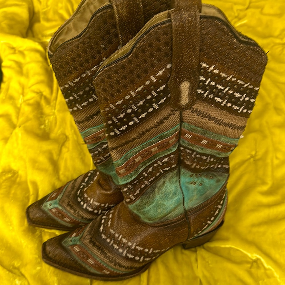 Corral boots